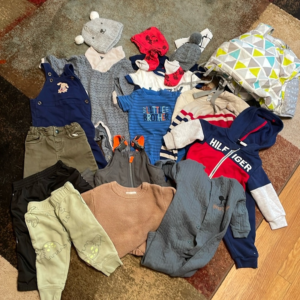 20 piece 9-12 months boy bundle of fall/winter clothes
